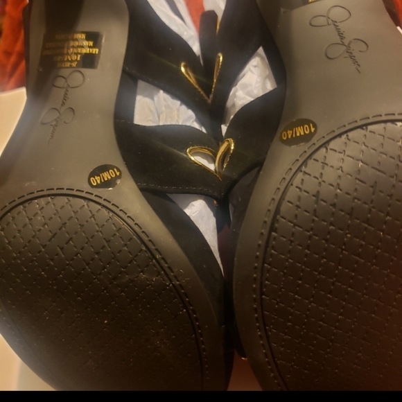 Jessica Simpson black heel pump - Picture 2 of 3